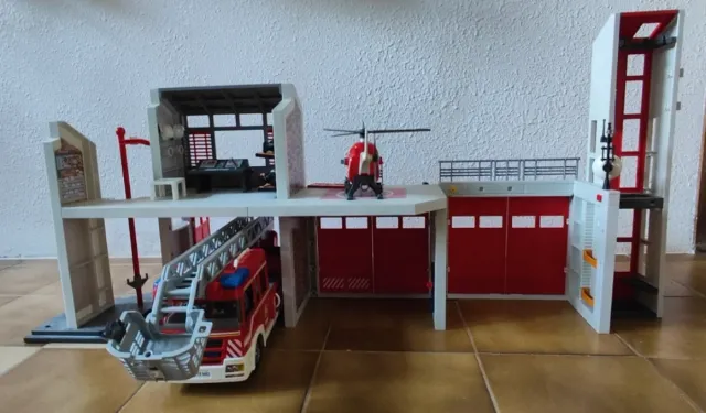 Playmobil parque de bomberos y camión escalera