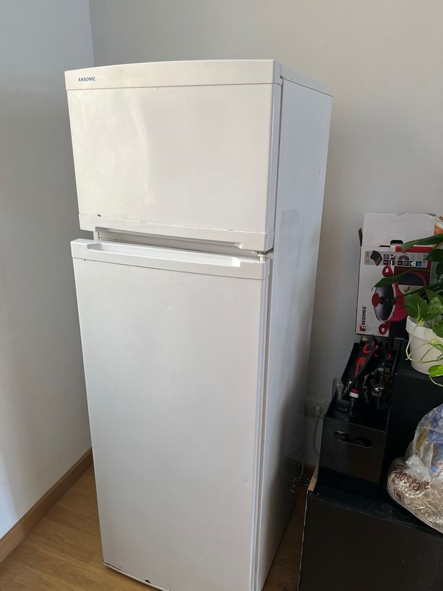 Nevera blanca Ansonic