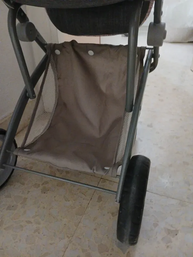 Carrito de muñecas plegable gris y rosa