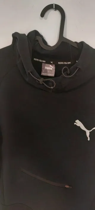 Sudadera negra con capucha, marca Puma chico Talla