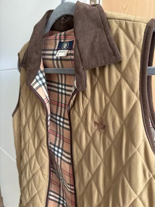 Chaleco Burberry acolchado cuadros Talla S