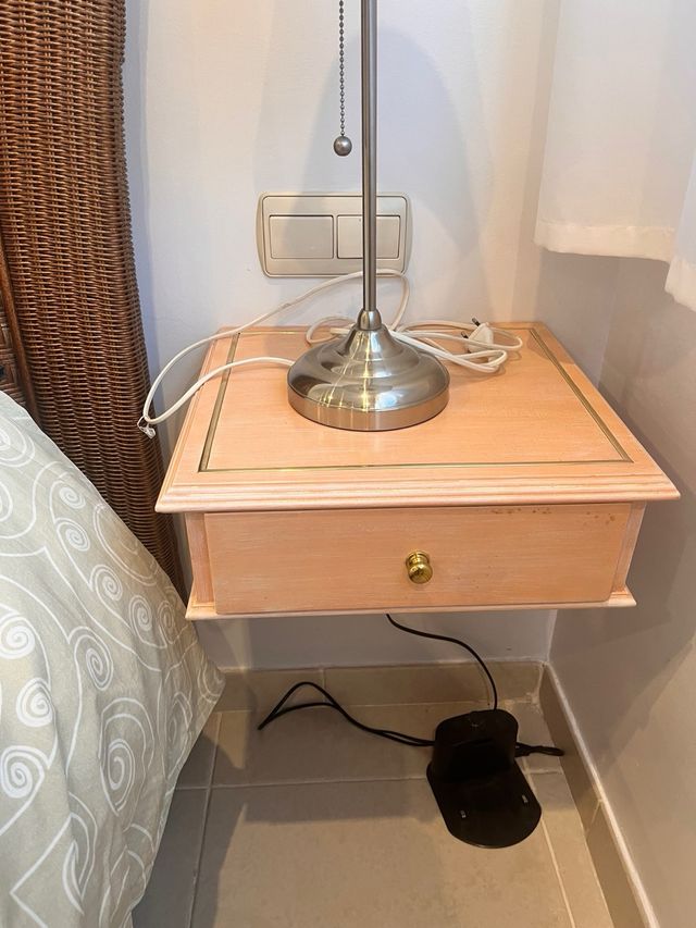 Cabezal cama + Mesita noche + Mesa y Silla Palamos