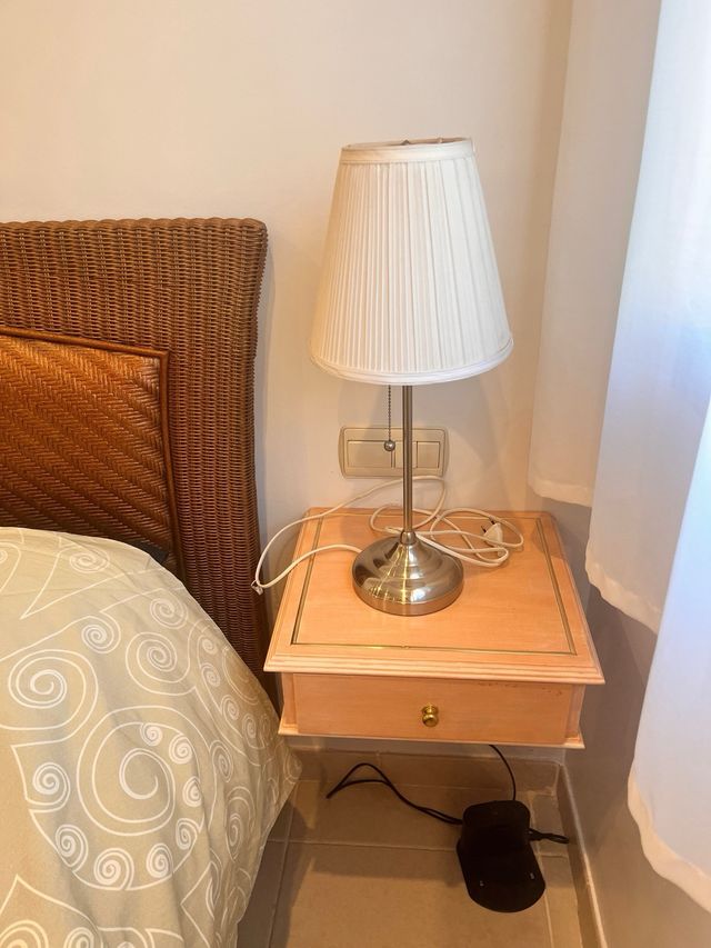 Cabezal cama + Mesita noche + Mesa y Silla Palamos