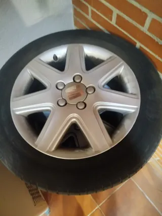 5 ruedas completas (Llantas y neumatcos)
