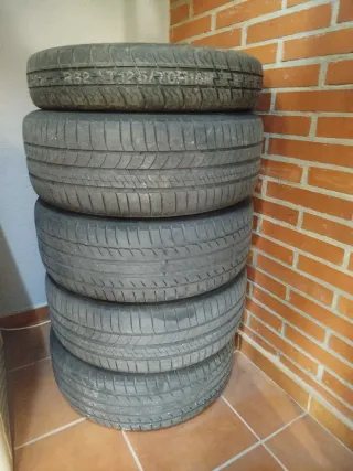 5 ruedas completas (Llantas y neumatcos)