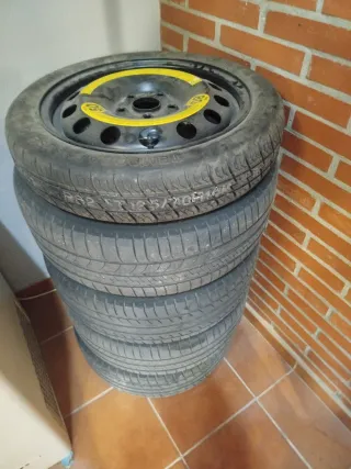 5 ruedas completas (Llantas y neumatcos)