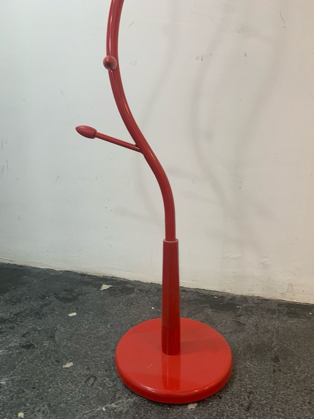 Perchero de diseño rojo 1,80m