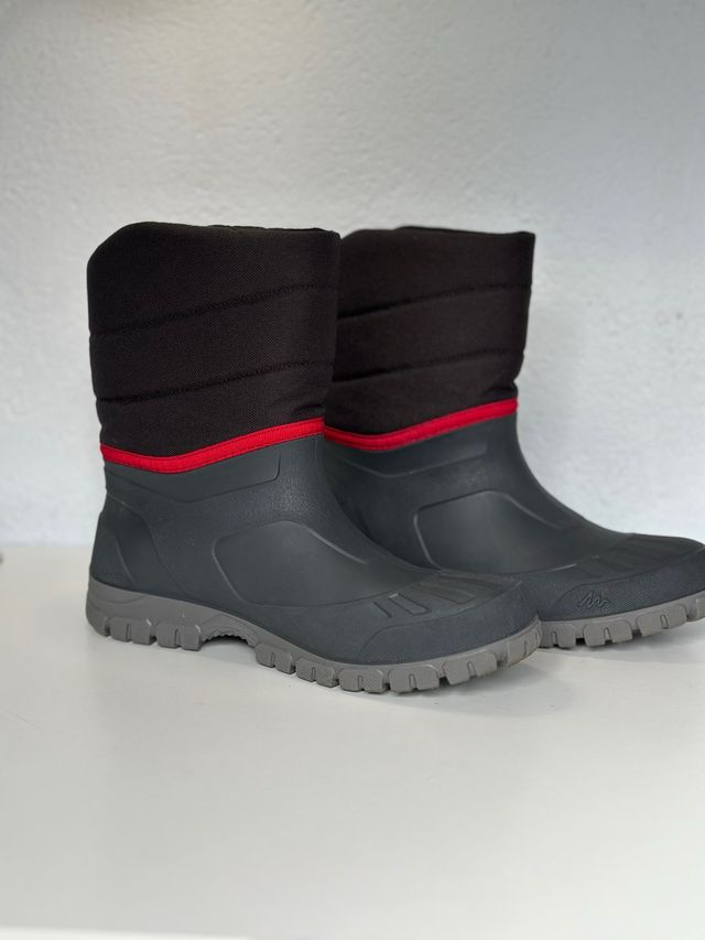 Botas de montaña impermeables talla 42/43 QUECHUA