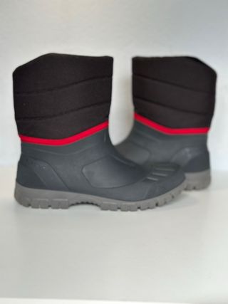 Botas de montaña impermeables talla 42/43 QUECHUA