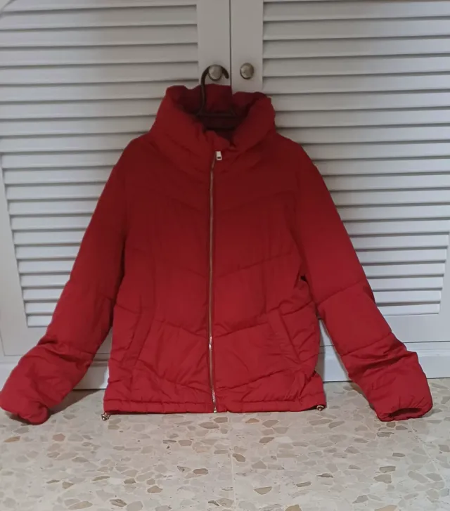 Chaqueta acolchada mujer roja