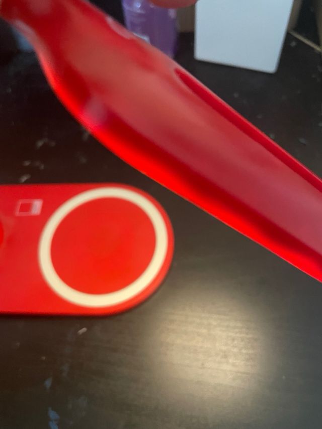 Lampada rossa con ricarica wireless