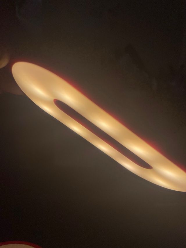 Lampada rossa con ricarica wireless