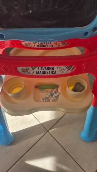 Lavagna magnetica girevole per bambini