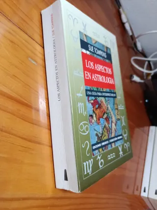 Los Aspectos en Astrología - Sue Tompkins