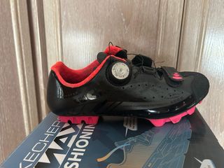 Botas Ciclismo LUCK Carbono Negro/Rosa
