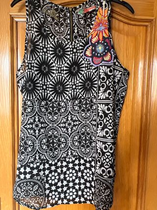Blusa Desigual Multicolor y Negro