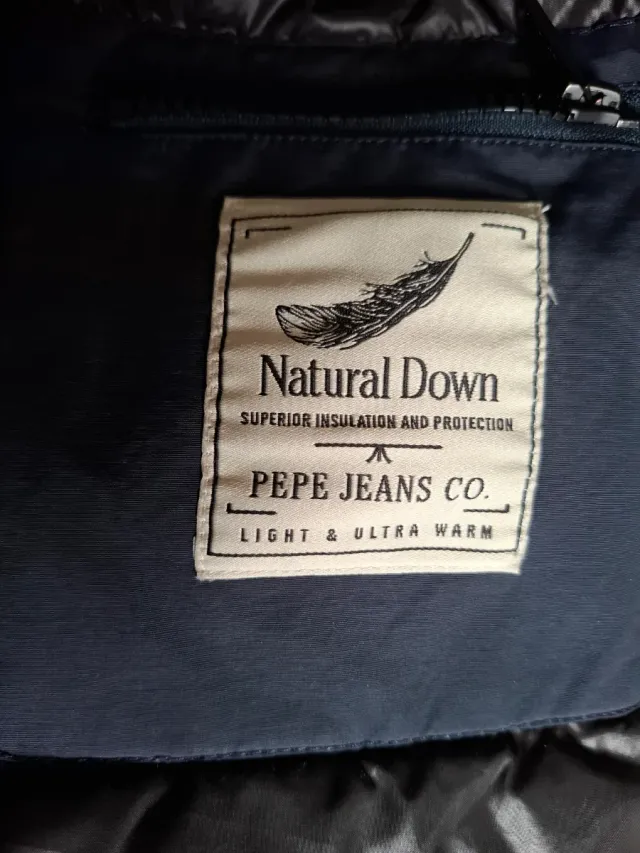 Anorak Pepe Jeans Azul Marino
Capucha desmontable,