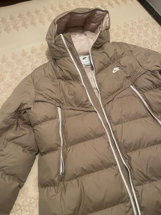 Parka Nike larga invierno beige