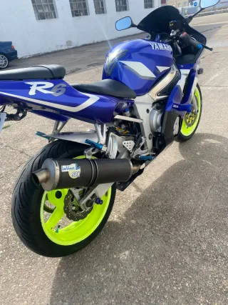 Yamaha YZF R6 Azul y Blanca 2001