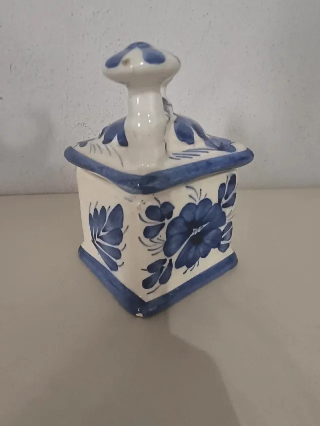 Azucarero Cerámica azul y blanca con flores