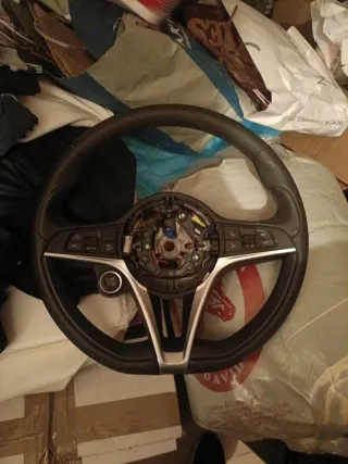 Volante Alfa Romeo Stelvio sin usar