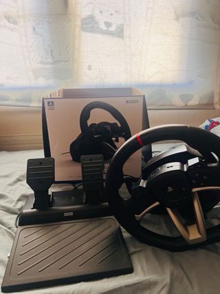Volante y Pedales Hori PS4/PS5/PC