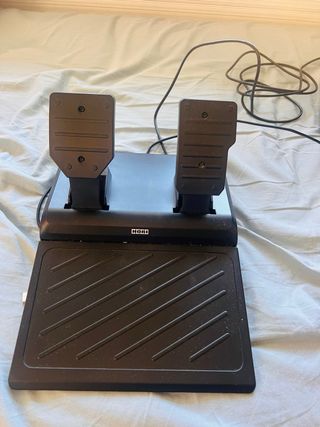 Volante y Pedales Hori PS4/PS5/PC