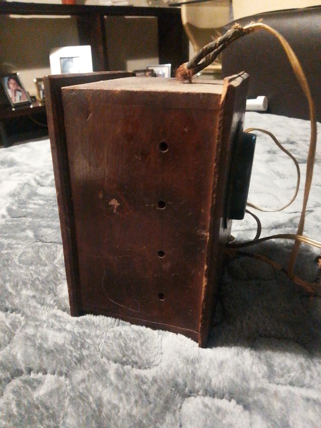 Transformador de madera con medidor