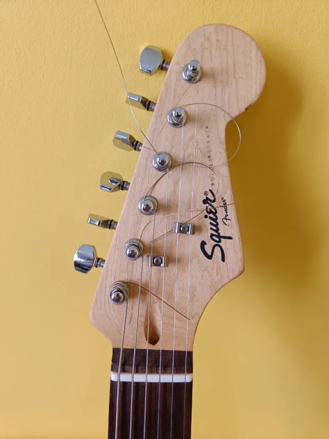 Squier Fender Stratocaster Negra