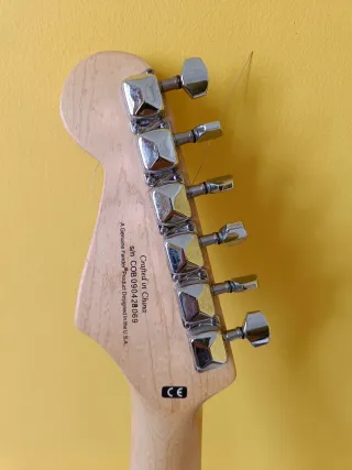 Squier Fender Stratocaster Negra