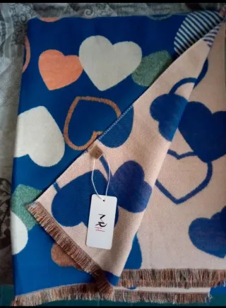 Maxi sciarpa nuova con etichetta