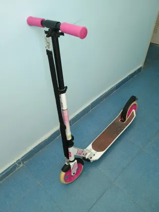Patinete Oxelo chica rosa y blanco plegable 