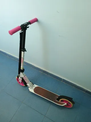 Patinete Oxelo chica rosa y blanco plegable 