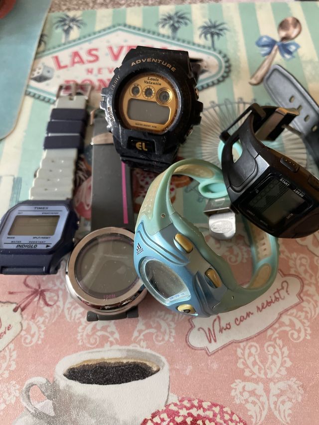 Lote 5 relojes digitales sin pila