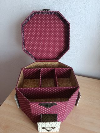 Caja costurero octogonal hecho a mano