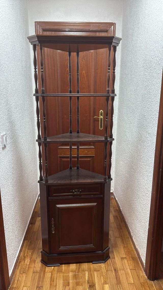 Mueble esquinero de madera
