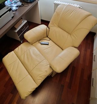 Divano elettrico in pelle beige