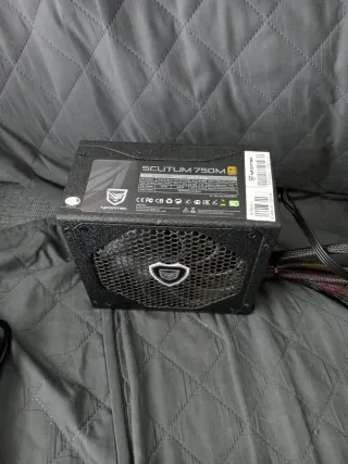 Fuente Alimentación Nfortec Scutum 750W Bronce
