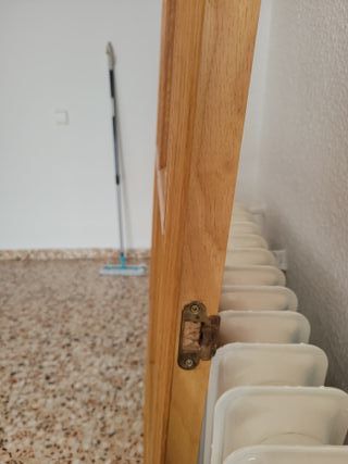 Puerta de madera con cristal