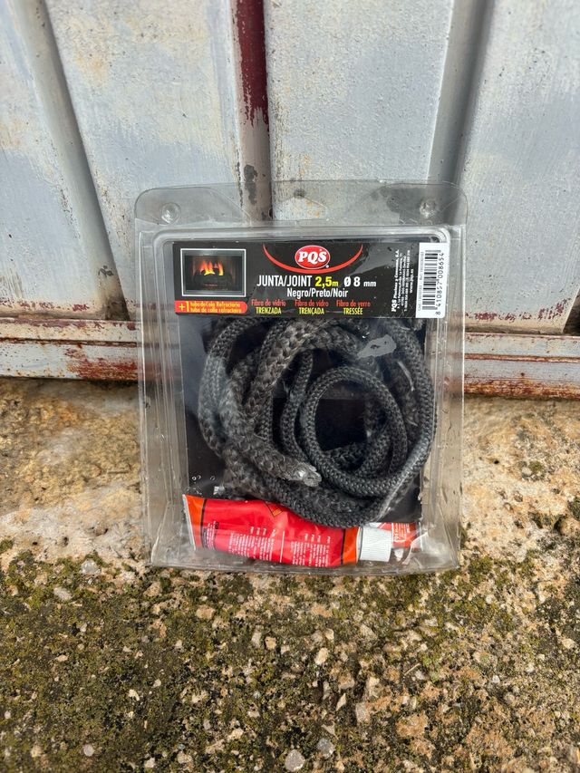 Junta Negra Fibra Vidrio 2,5m Ø8mm