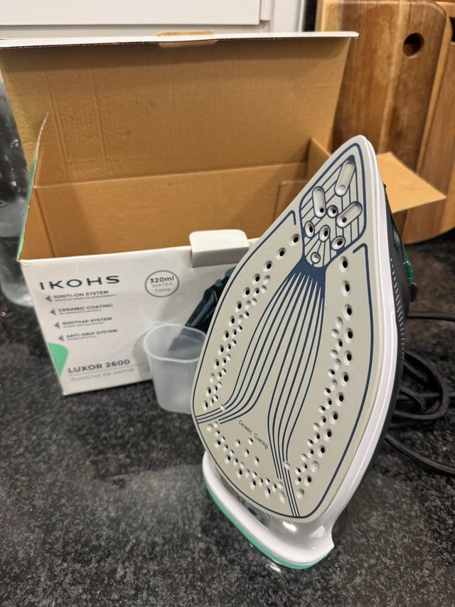 Plancha IKOHS Luxor 2600