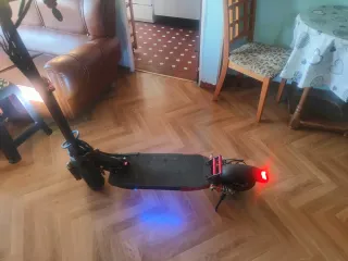 Patinete Eléctrico con Luces LED