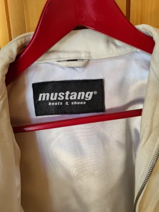 Cazadora de piel mujer blanca