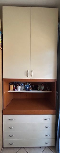 Armadio con scrivania e cassetti