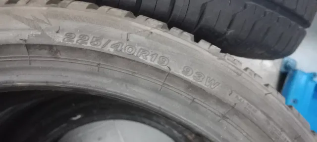 4 Neumáticos Bridgeston de invierno 225/40/R19