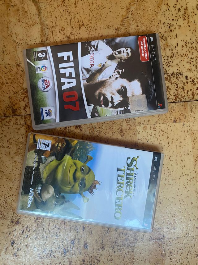 Lote 2 juegos PSP: FIFA 07 y Shrek Tercero
