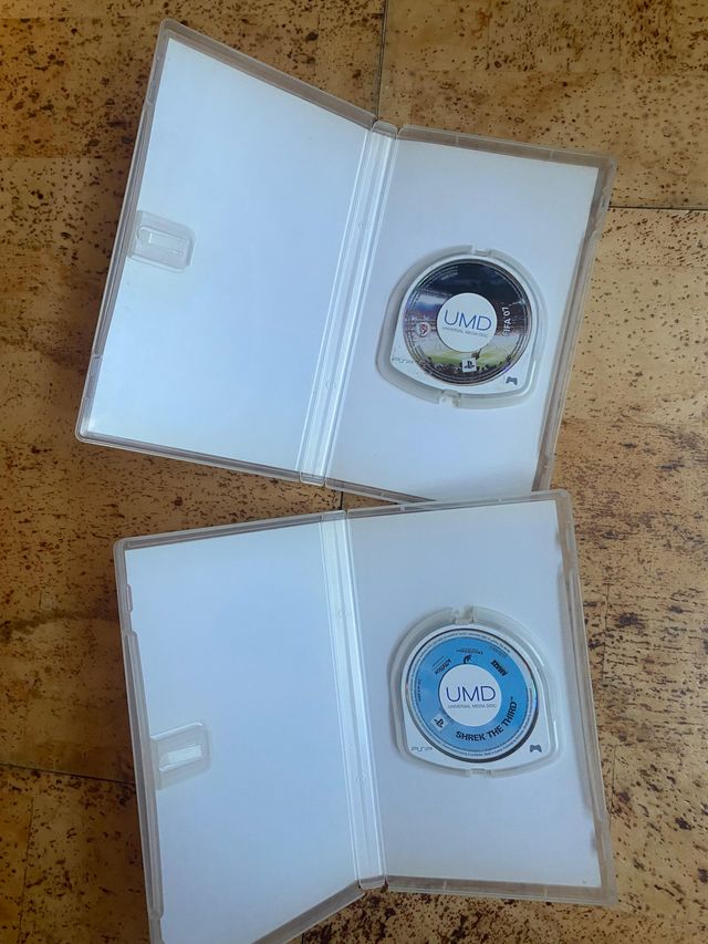 Lote 2 juegos PSP: FIFA 07 y Shrek Tercero