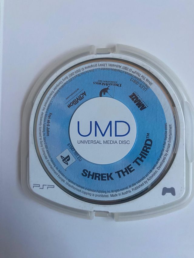 Lote 2 juegos PSP: FIFA 07 y Shrek Tercero