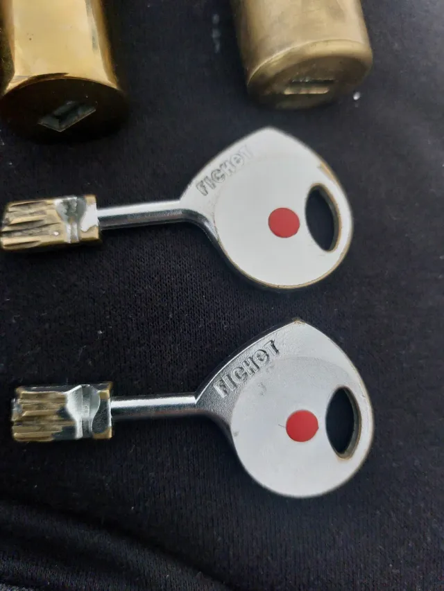 Bombín Fichet con 2 llaves