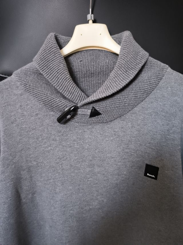 Jersey gris de la marca Bench